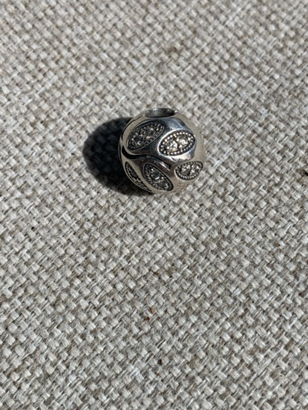 Pandora Sparkling Leaves Clip Charm (item number 791416CZ).